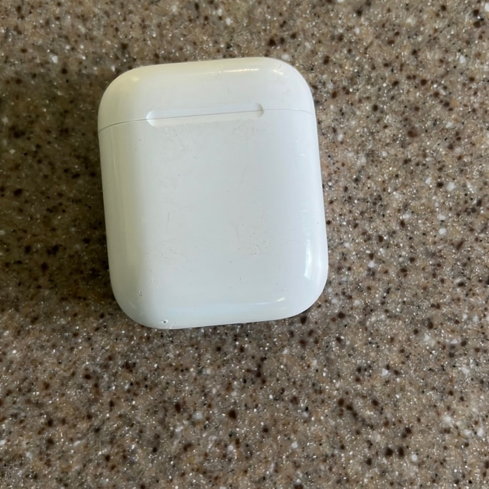Apple airpods second generation and case.
